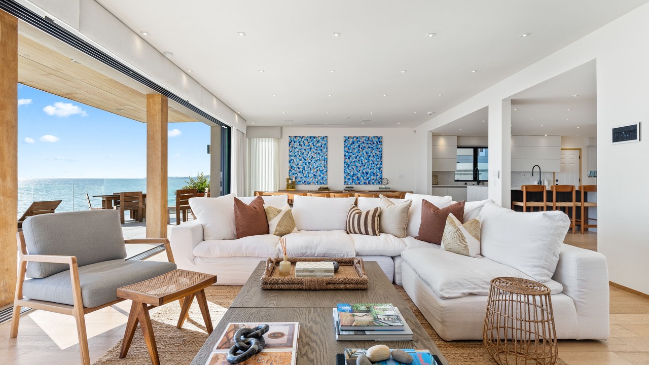 Photo of Livingroom in Eastern Malibu