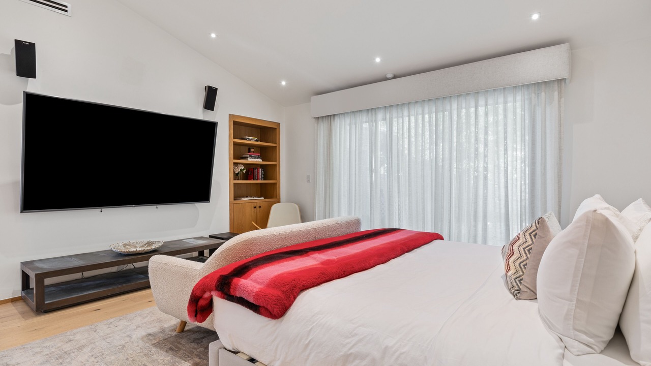 Photo of Bedroom in Eastern Malibu