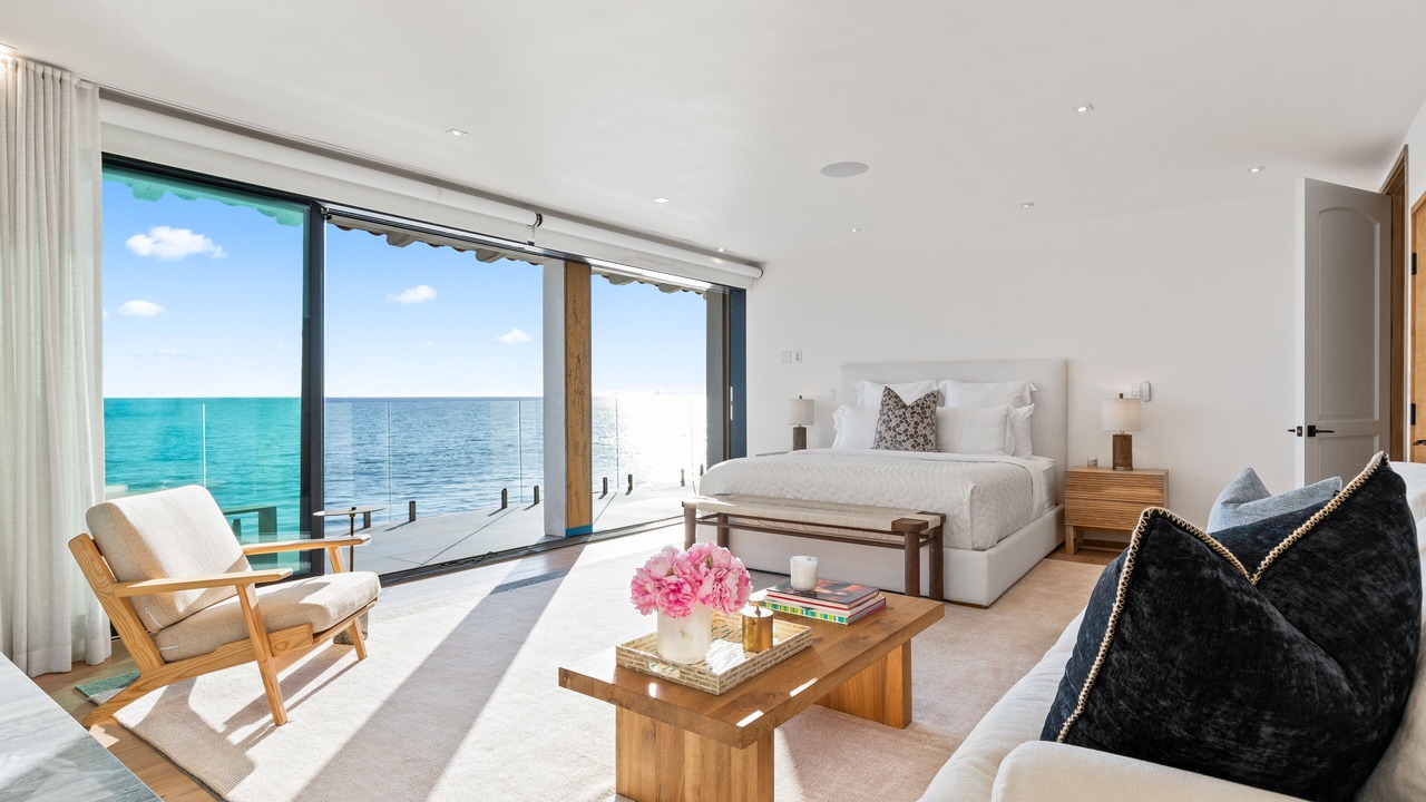 Photo of Bedroom in Eastern Malibu
