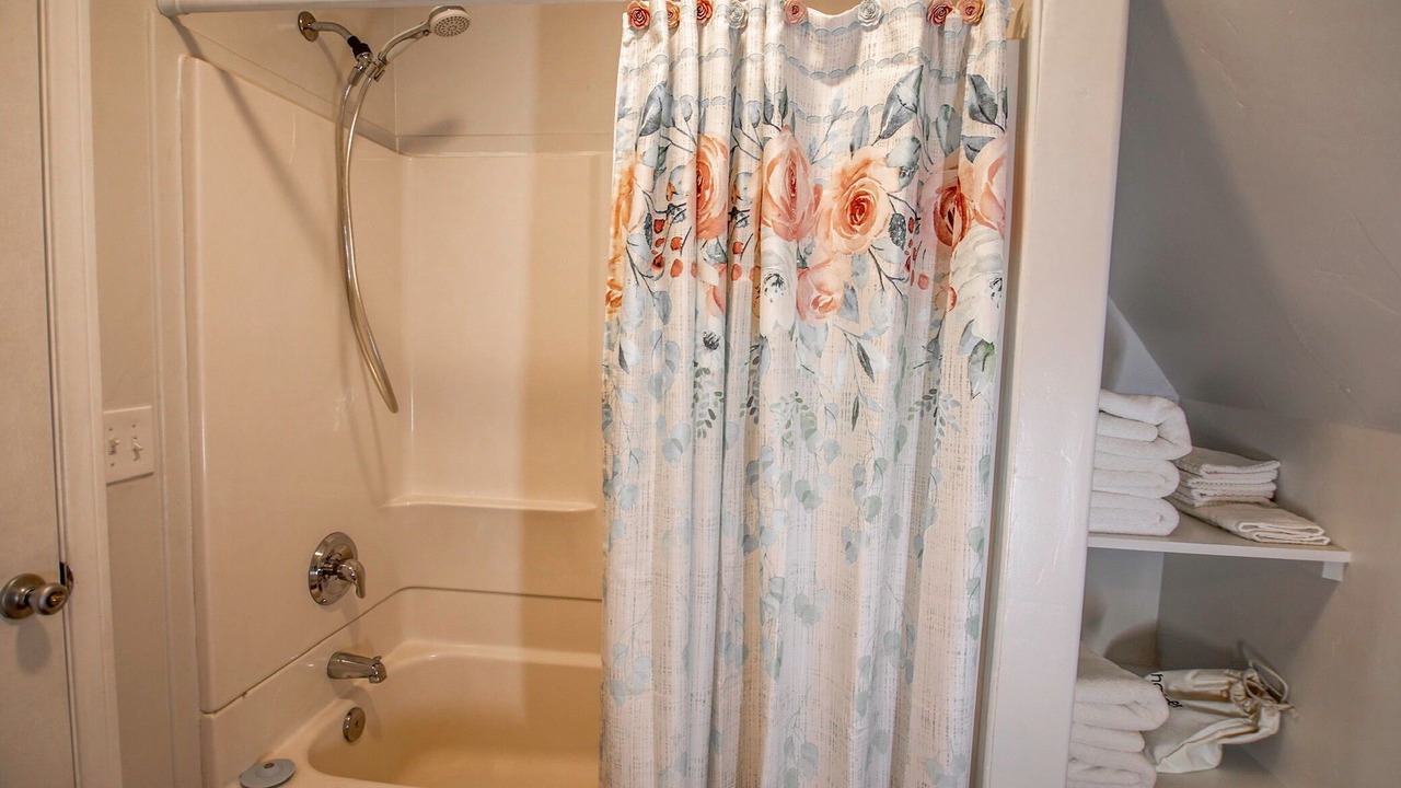 Photo of Bathroom in Arrowhead Villas