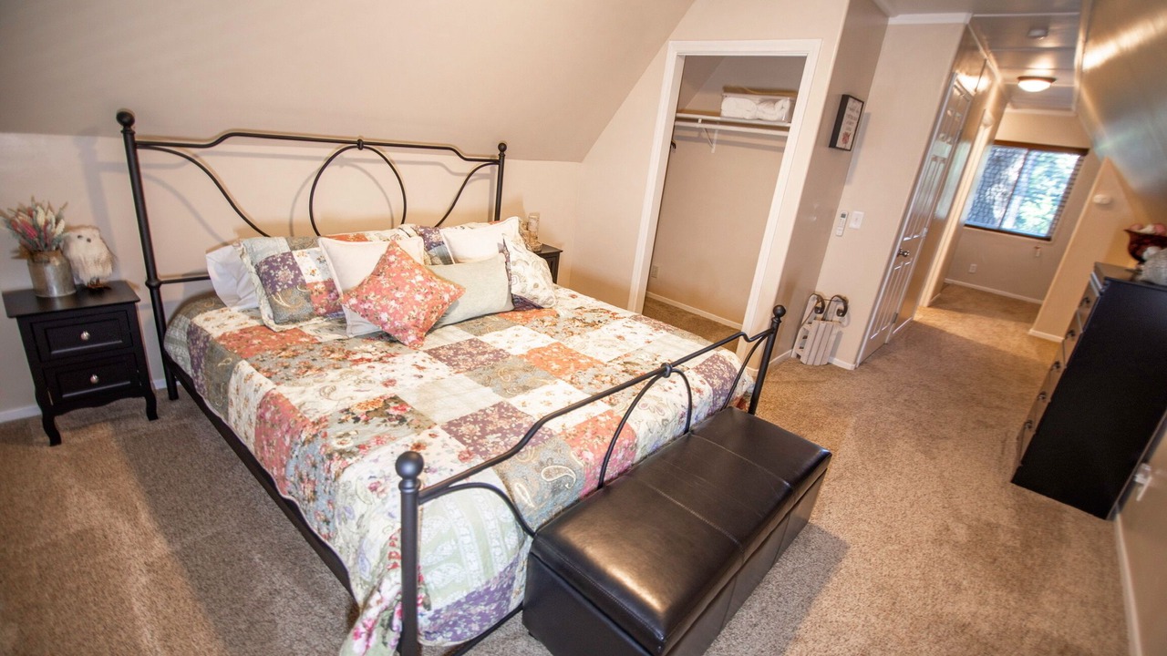 Photo of Bedroom in Arrowhead Villas