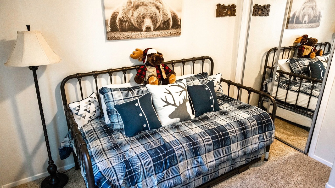 Photo of Bedroom in Arrowhead Villas