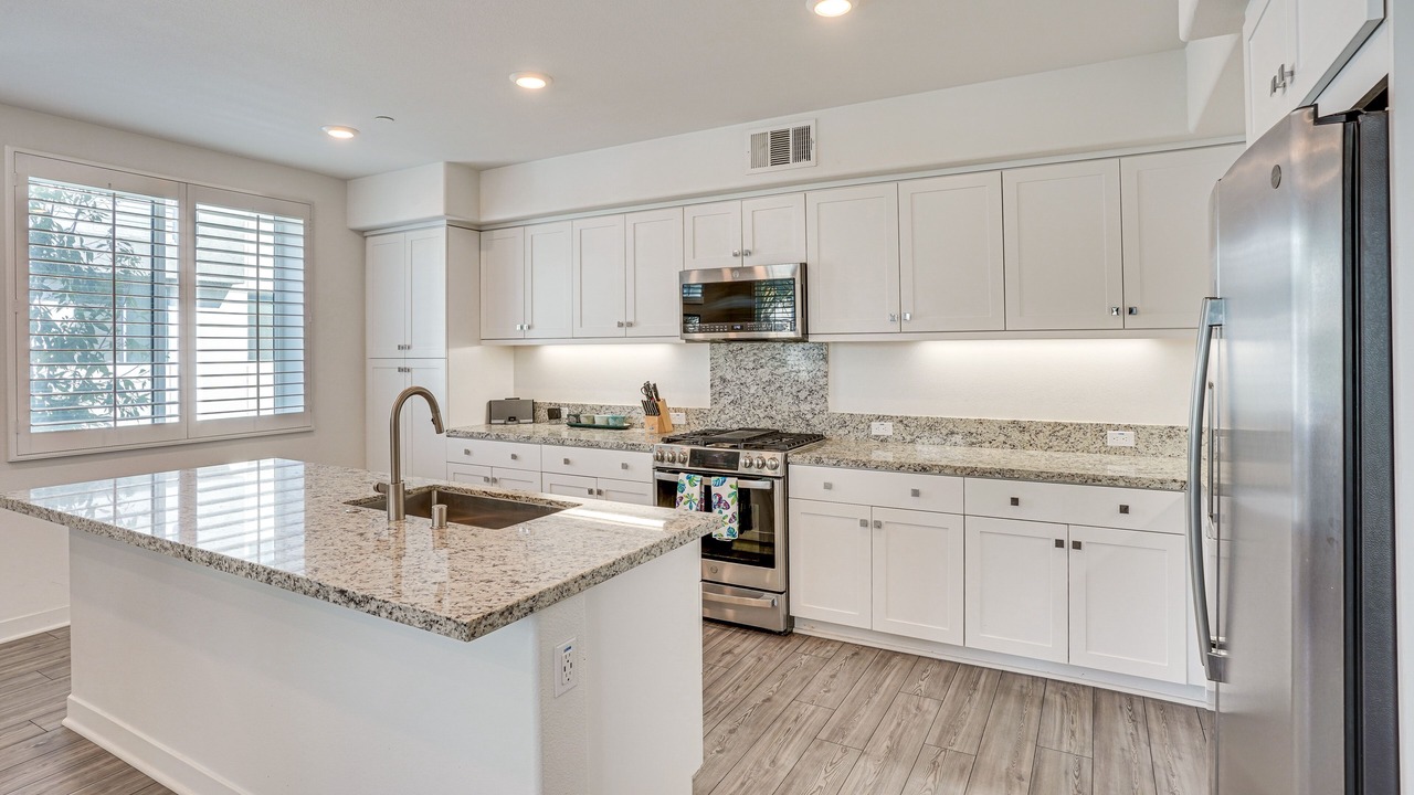 Photo of Kitchen in Platinum Triangle