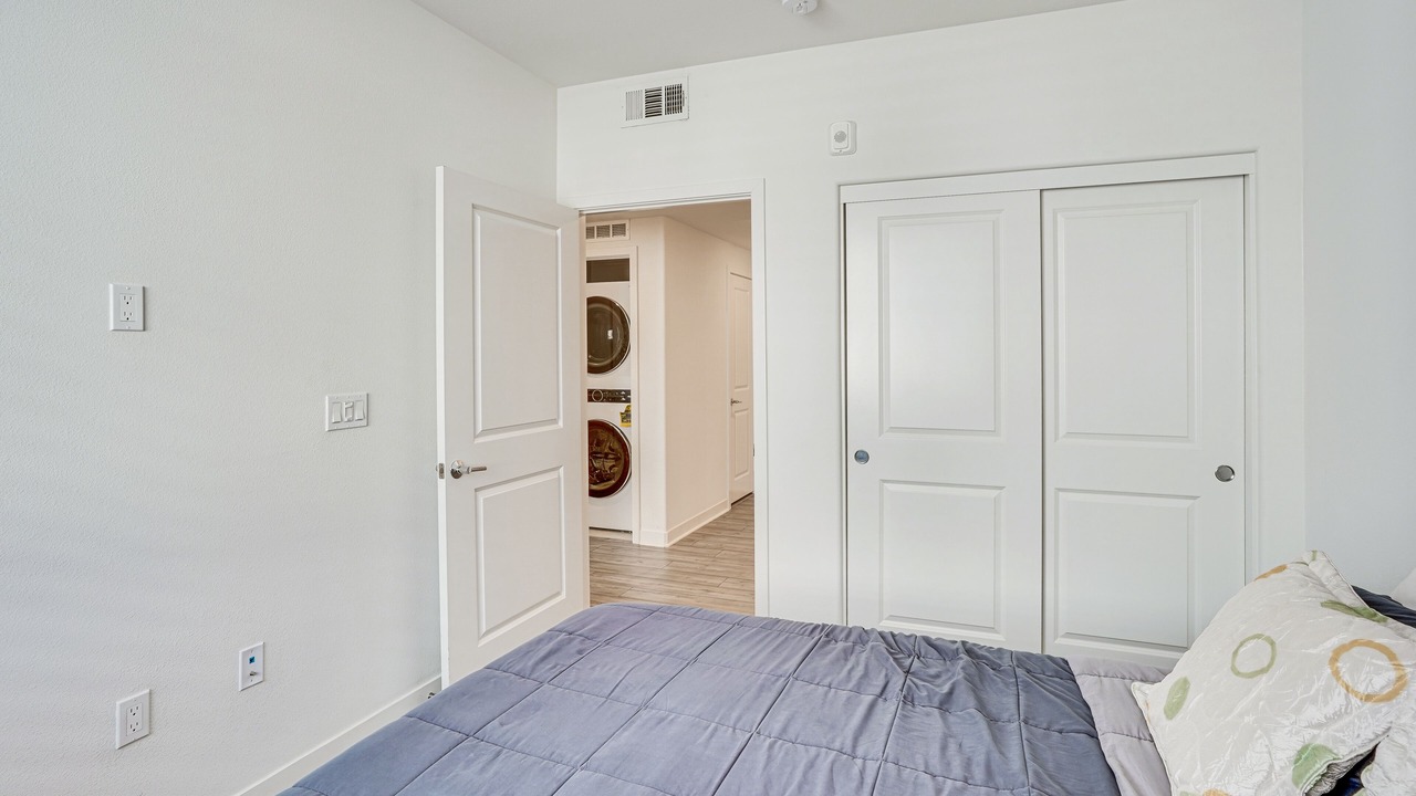 Photo of Bedroom in Platinum Triangle