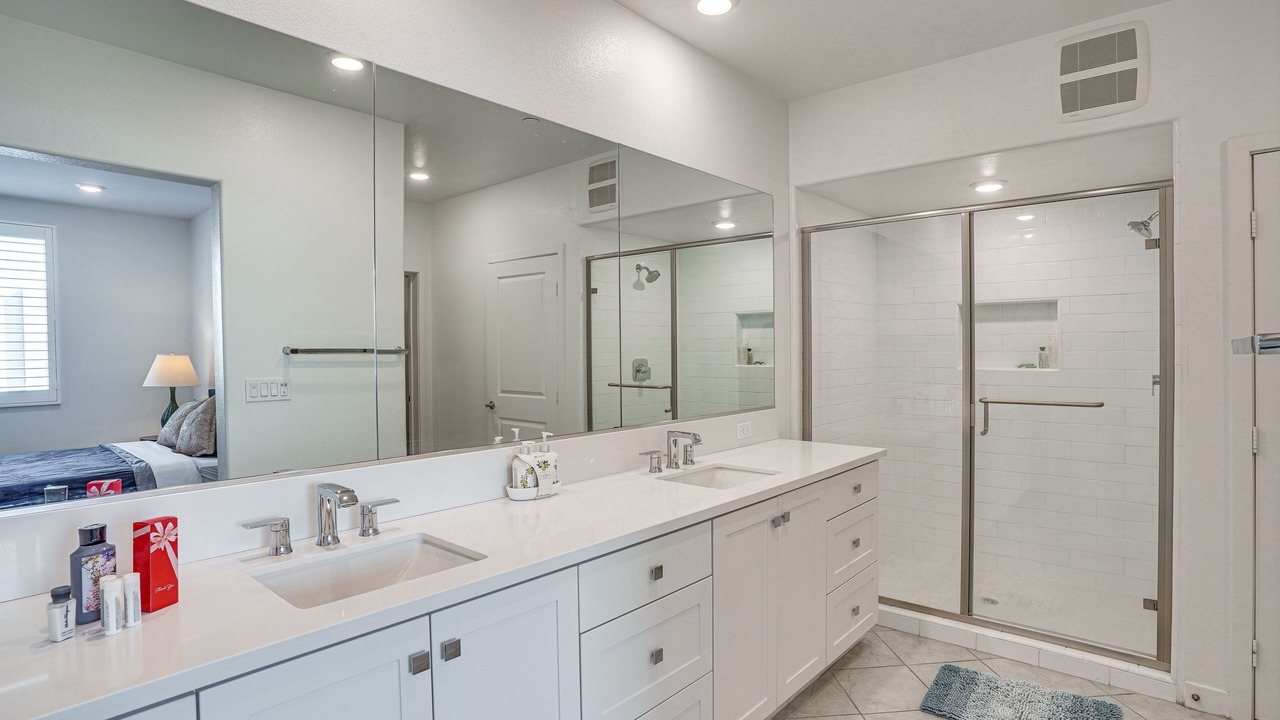 Photo of Bathroom in Platinum Triangle