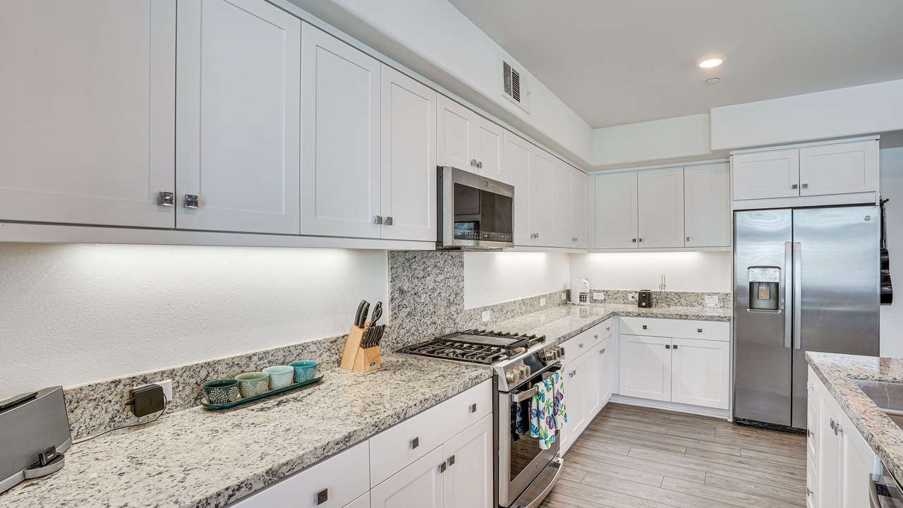 Photo of Kitchen in Platinum Triangle