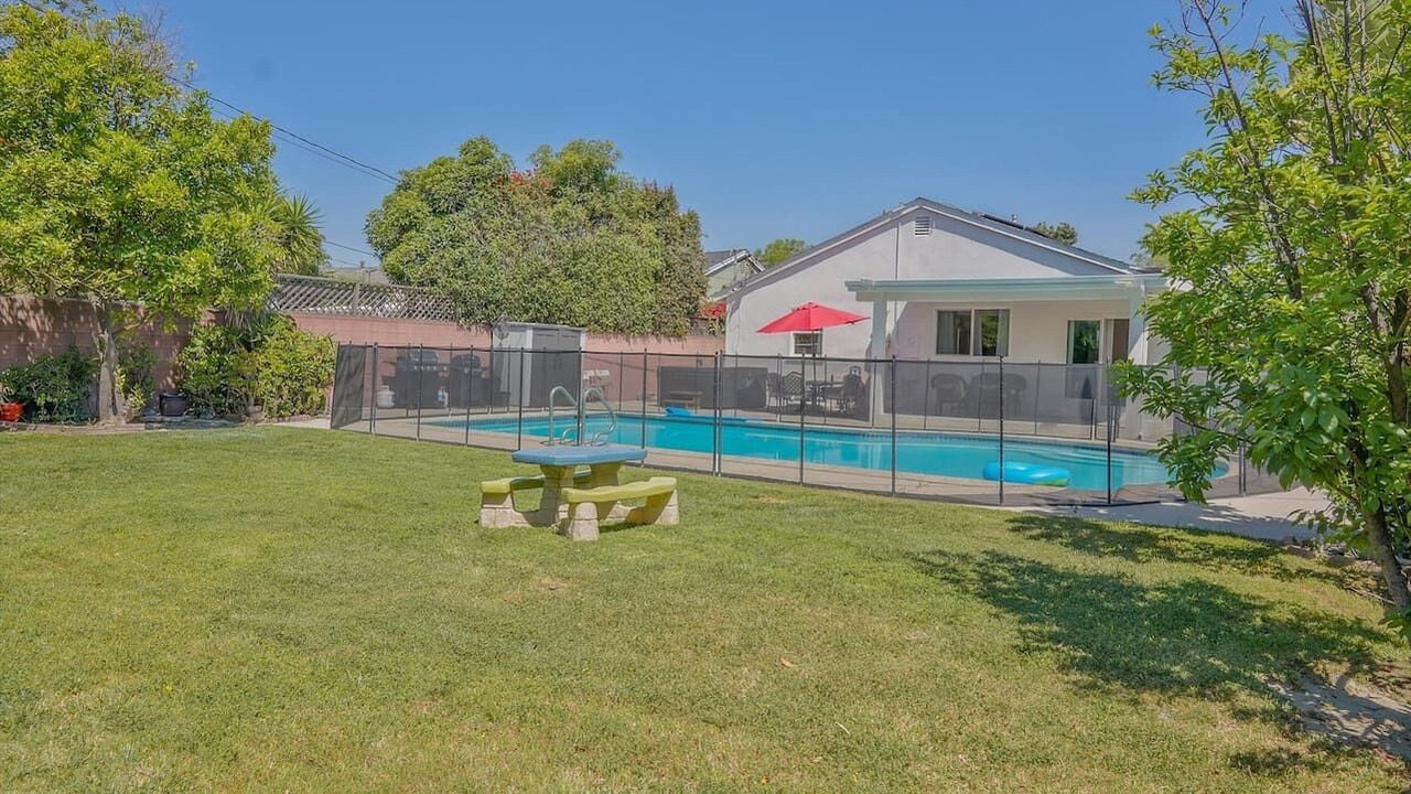 Photo of Outdoor in Valley Glen