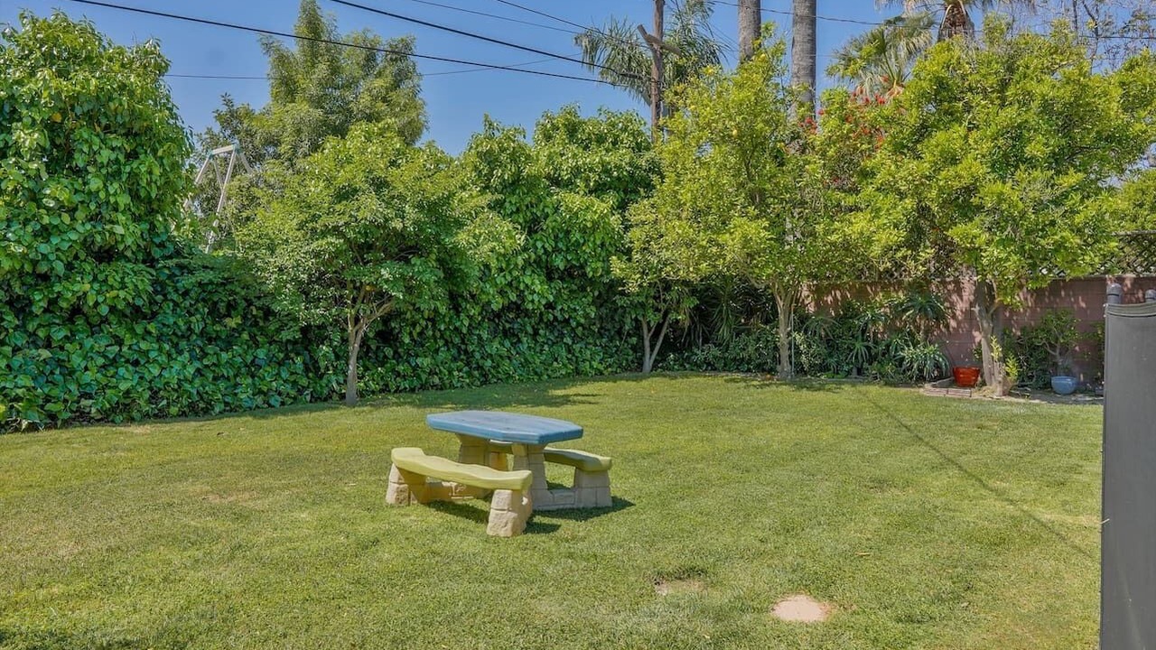 Photo of Outdoor in Valley Glen