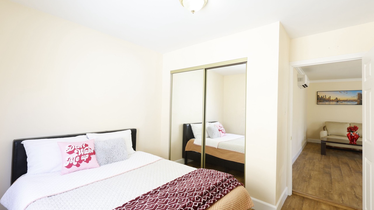 Photo of Bedroom in Northridge