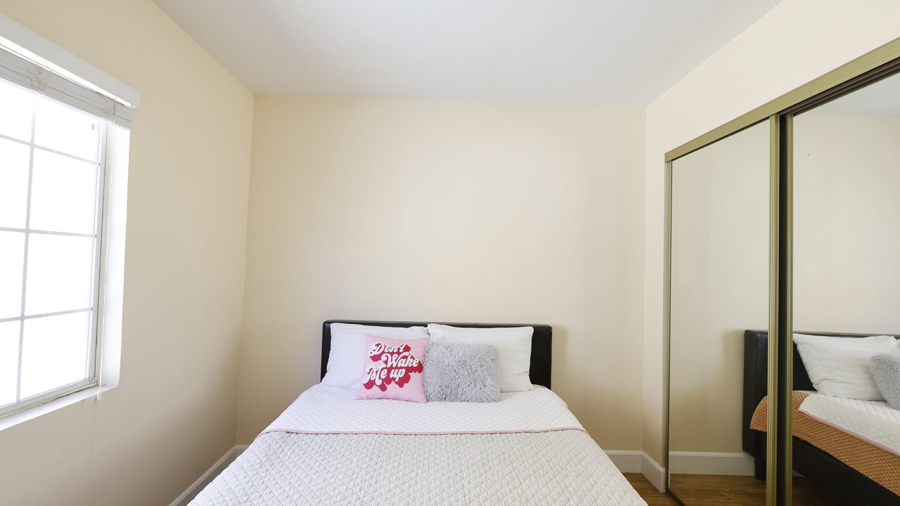 Photo of Bedroom in Northridge
