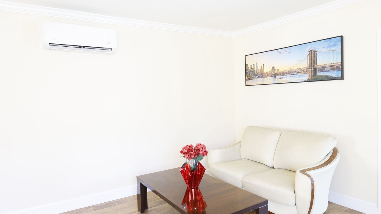 Photo of Livingroom in Northridge