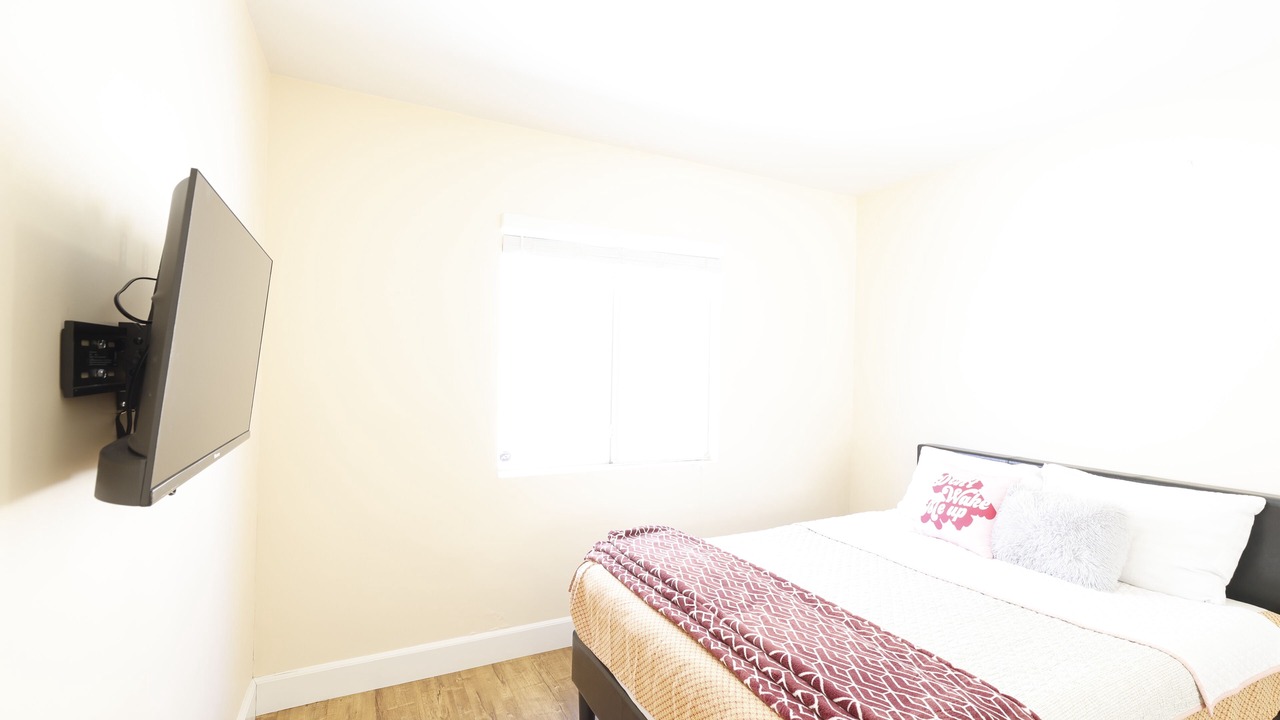 Photo of Bedroom in Northridge