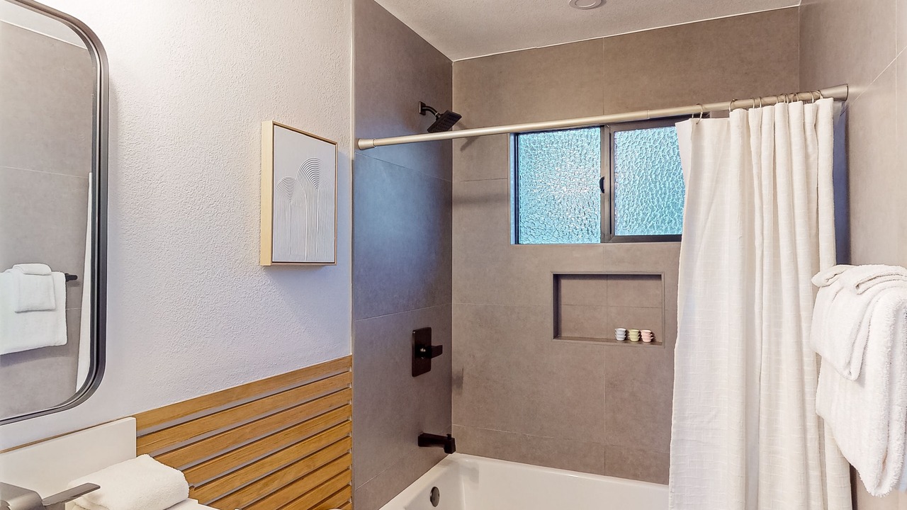 Photo of Bathroom in Blue Jay