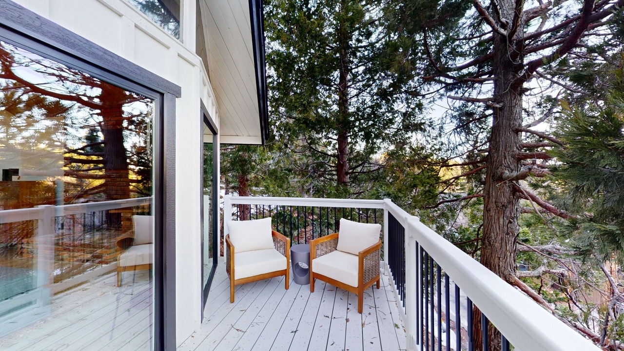 Photo of Patio Balcony in Blue Jay