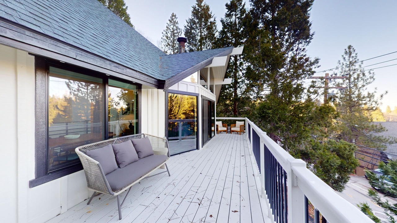 Photo of Patio Balcony in Blue Jay