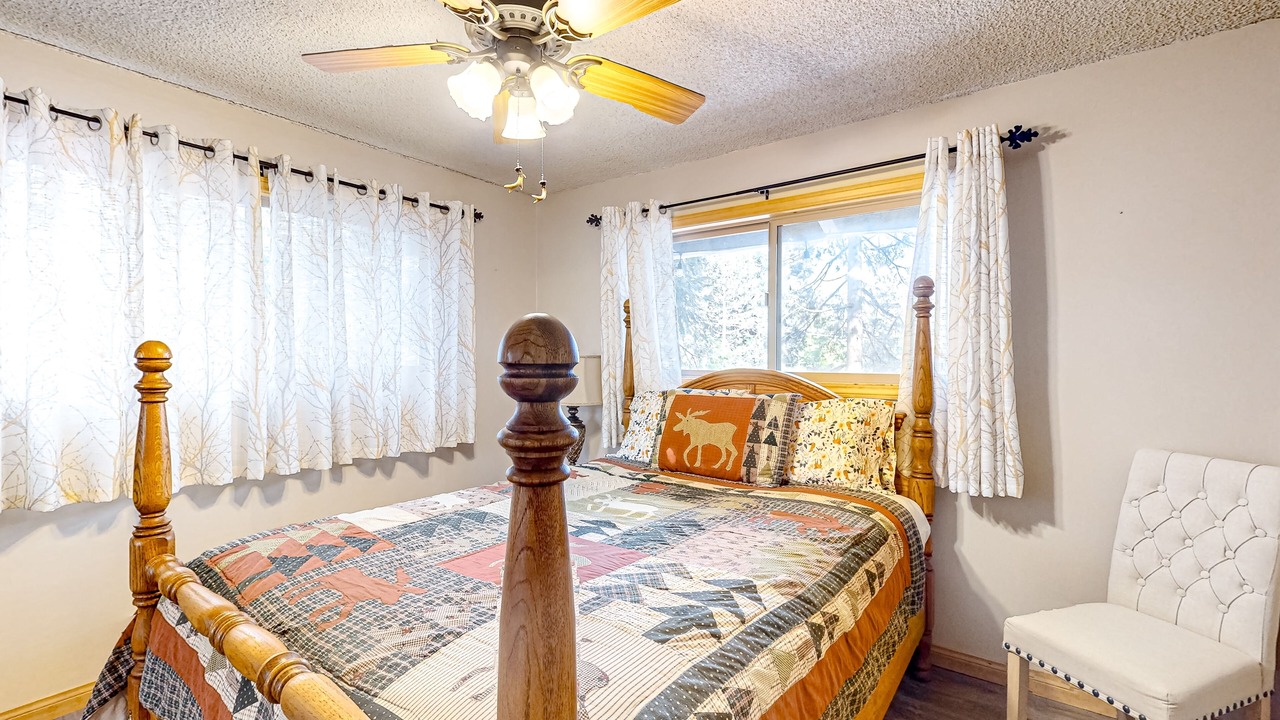 Photo of Bedroom in Crestline