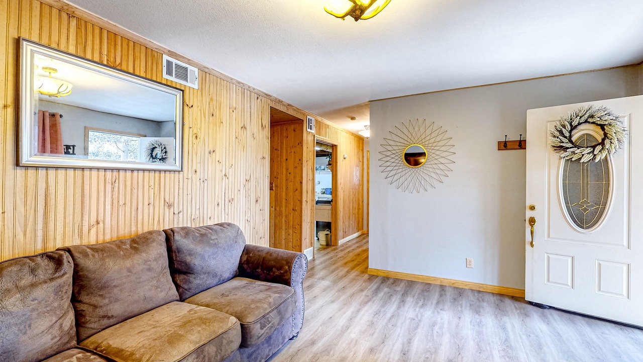 Photo of Livingroom in Crestline