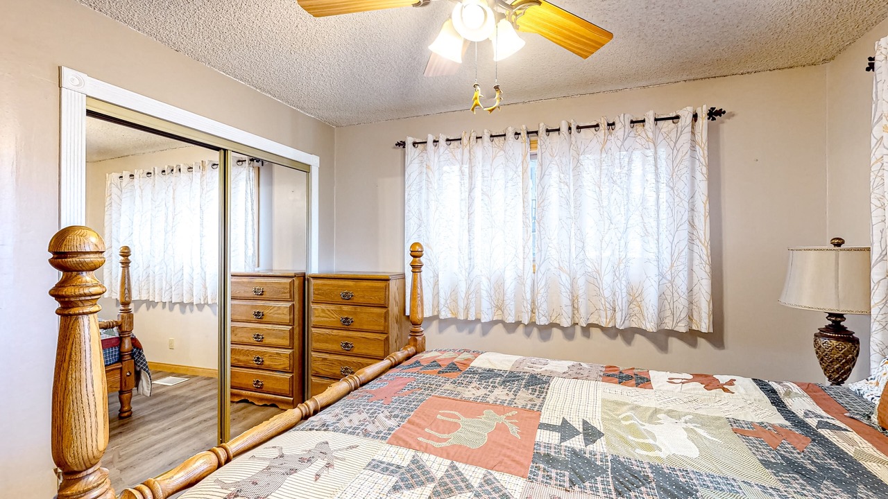 Photo of Bedroom in Crestline