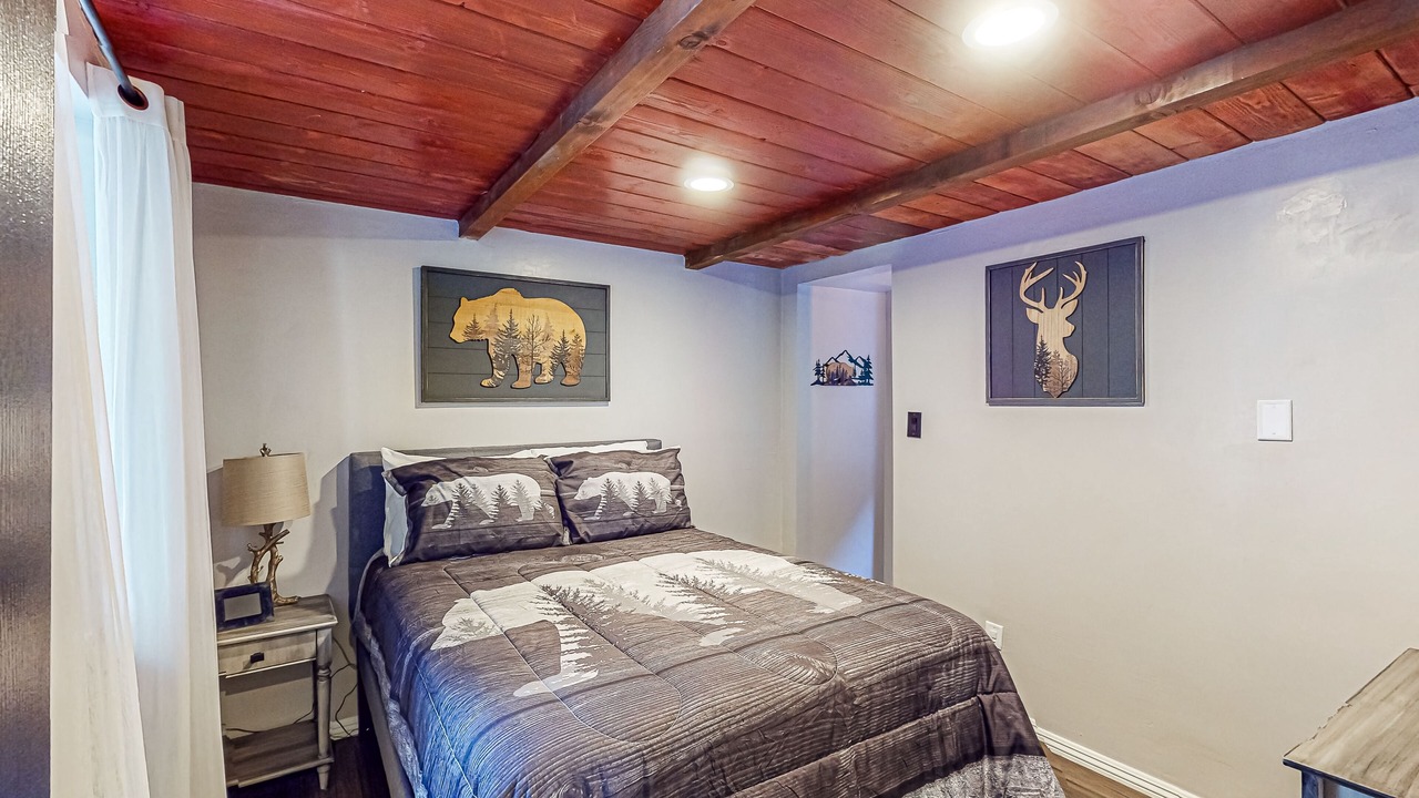 Photo of Bedroom in Arrowbear Lake