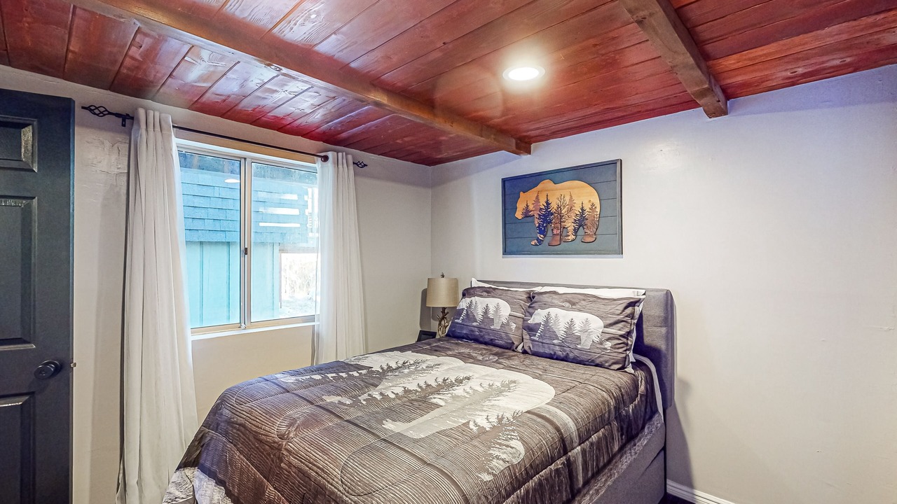 Photo of Bedroom in Arrowbear Lake