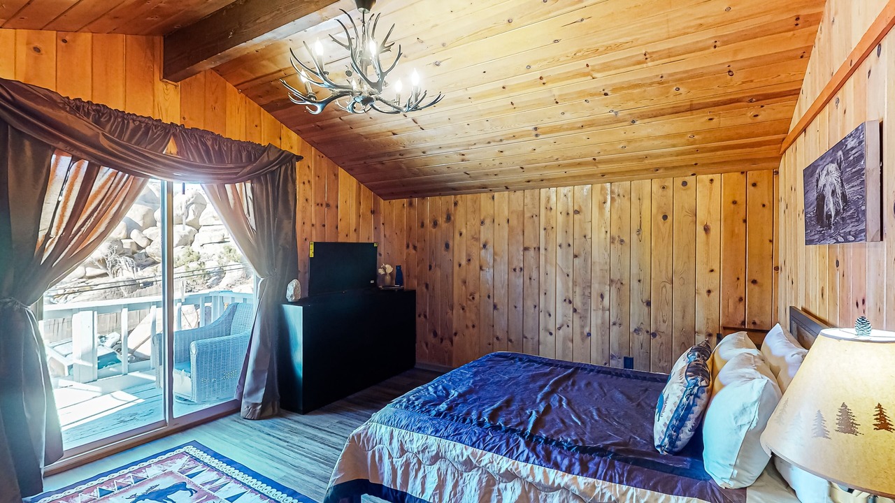 Photo of Bedroom in Arrowbear Lake