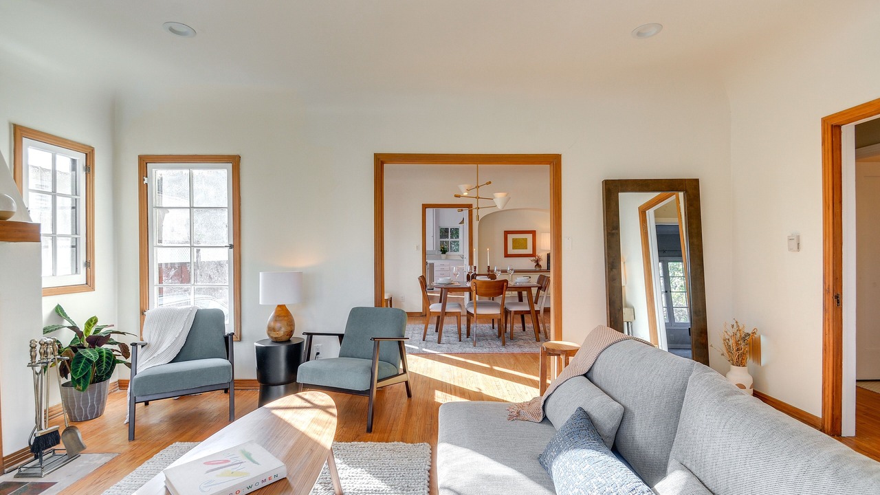 Photo of Livingroom in Mid-Wilshire
