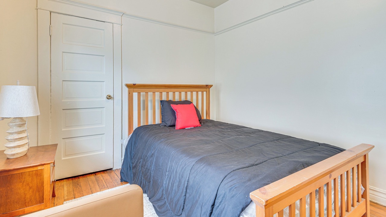 Photo of Bedroom in Downtown Los Angeles