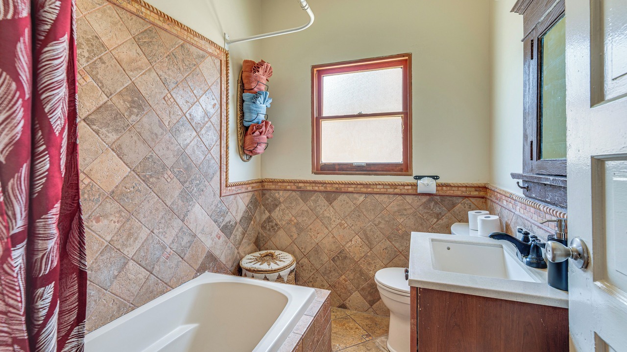 Photo of Bathroom in Downtown Los Angeles
