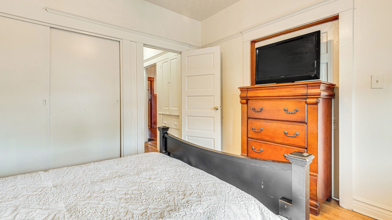 Photo of Bedroom in Downtown Los Angeles