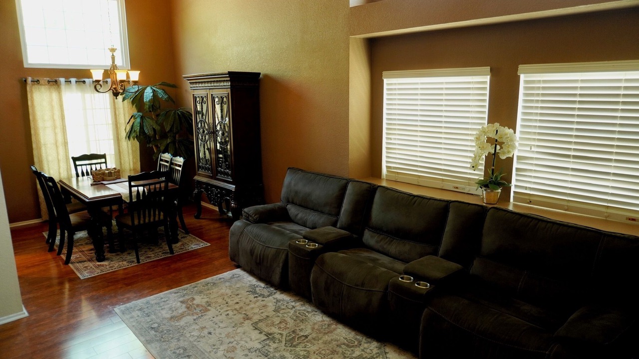 Photo of Livingroom in Highland