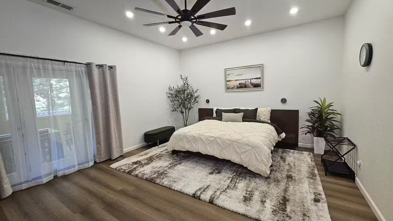 Photo of Bedroom in Groveland