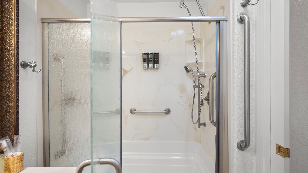 Photo of Bathroom in Groveland
