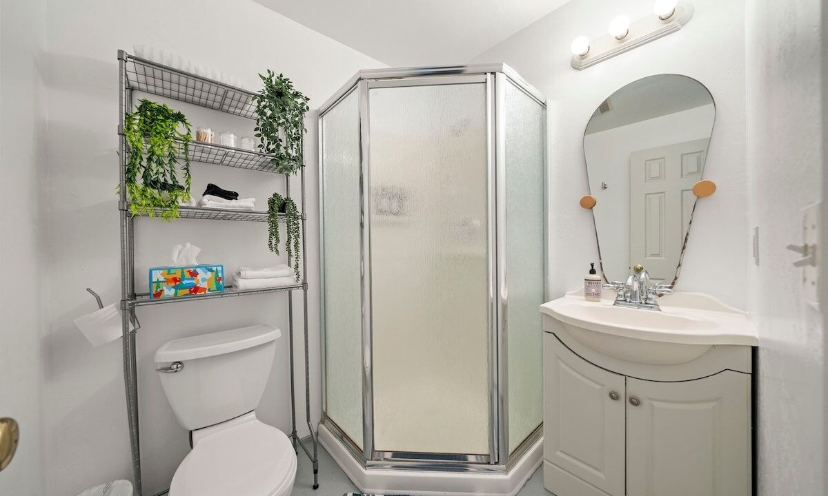 Photo of Bathroom in Linda Vista