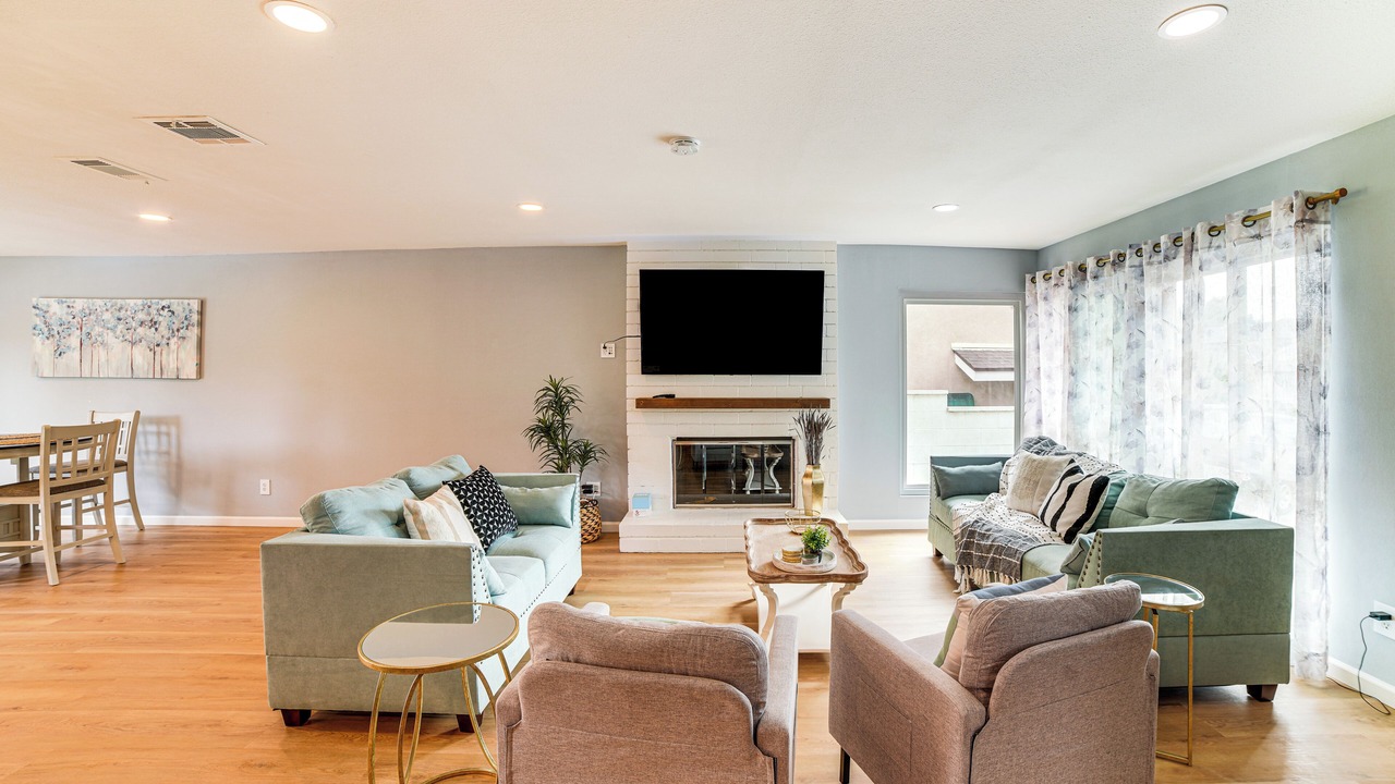 Photo of Livingroom in Corona