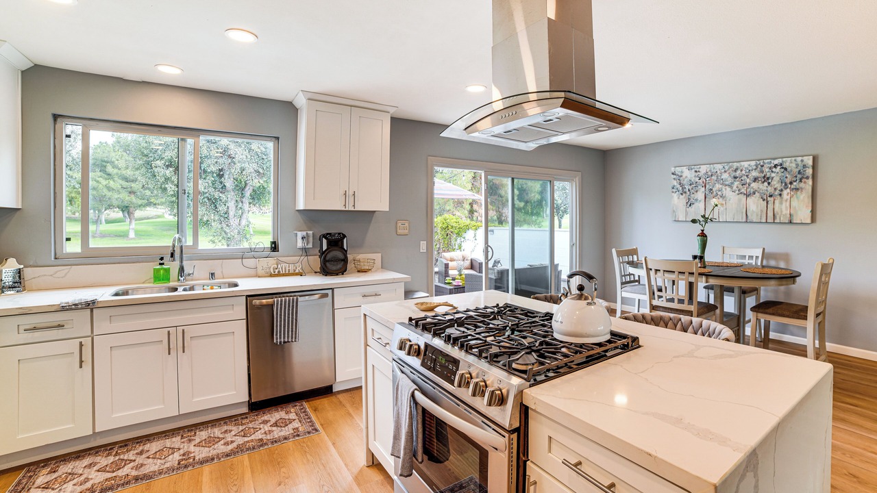 Photo of Kitchen in Corona