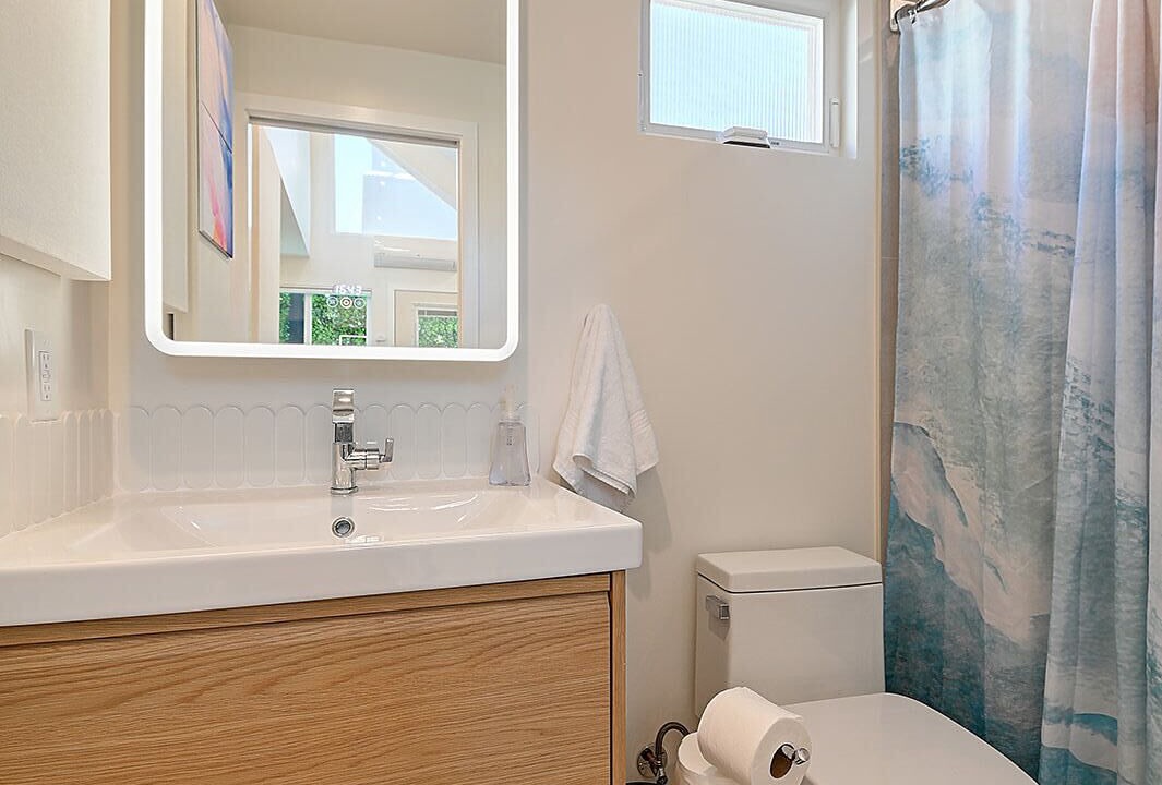 Photo of Bathroom in Harbor