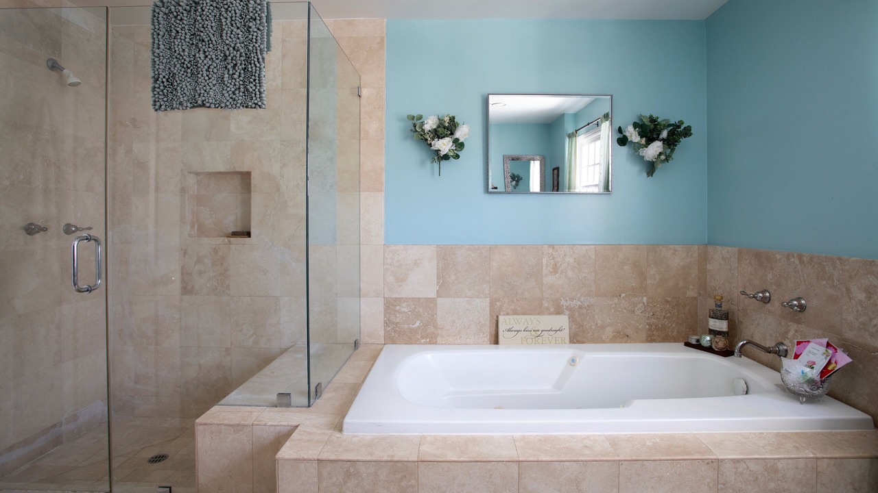 Photo of Bathroom in Studio City