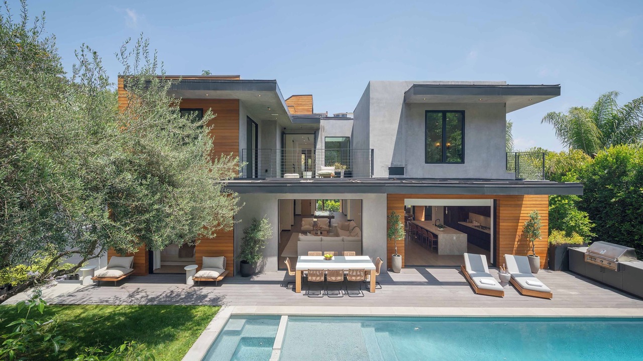 Photo of Others in Hollywood Hills West