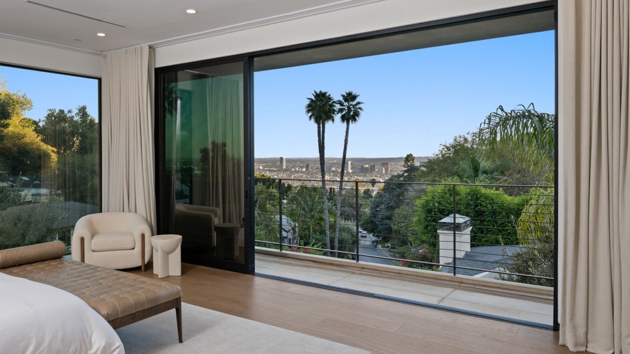 Photo of Others in Hollywood Hills West