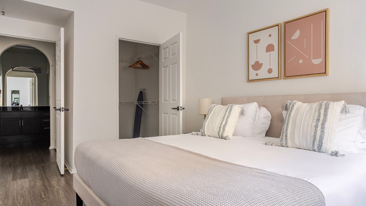Photo of Bedroom in La Brea