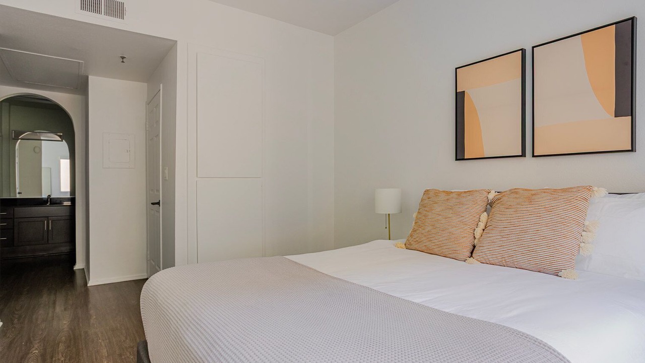 Photo of Bedroom in La Brea