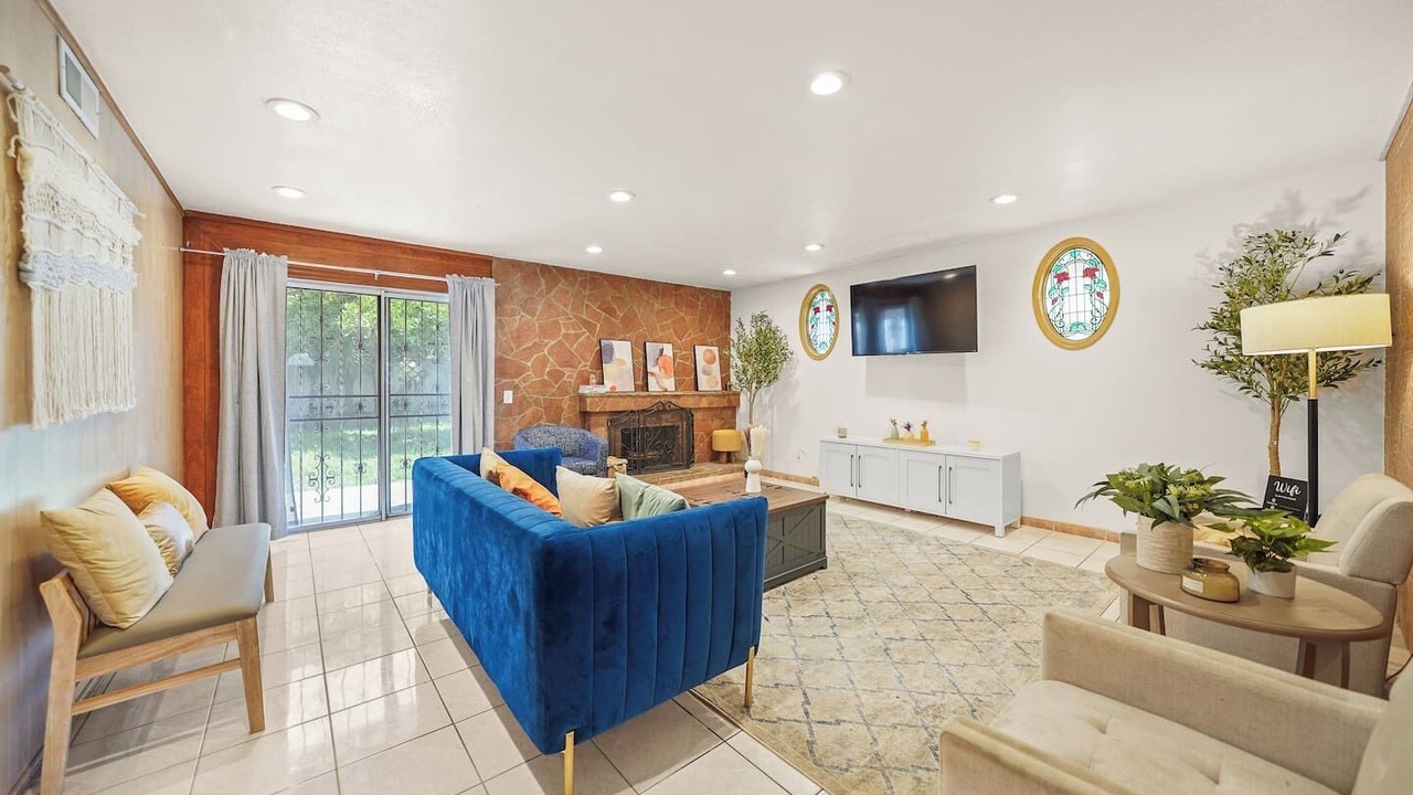 Photo of Livingroom in Norwalk