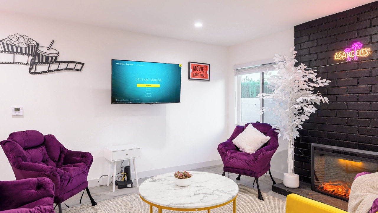 Photo of Livingroom in Canoga Park