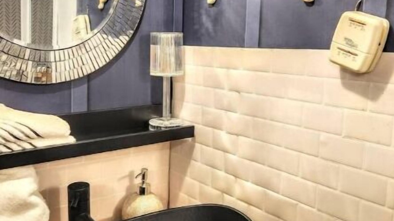 Photo of Bathroom in Redway