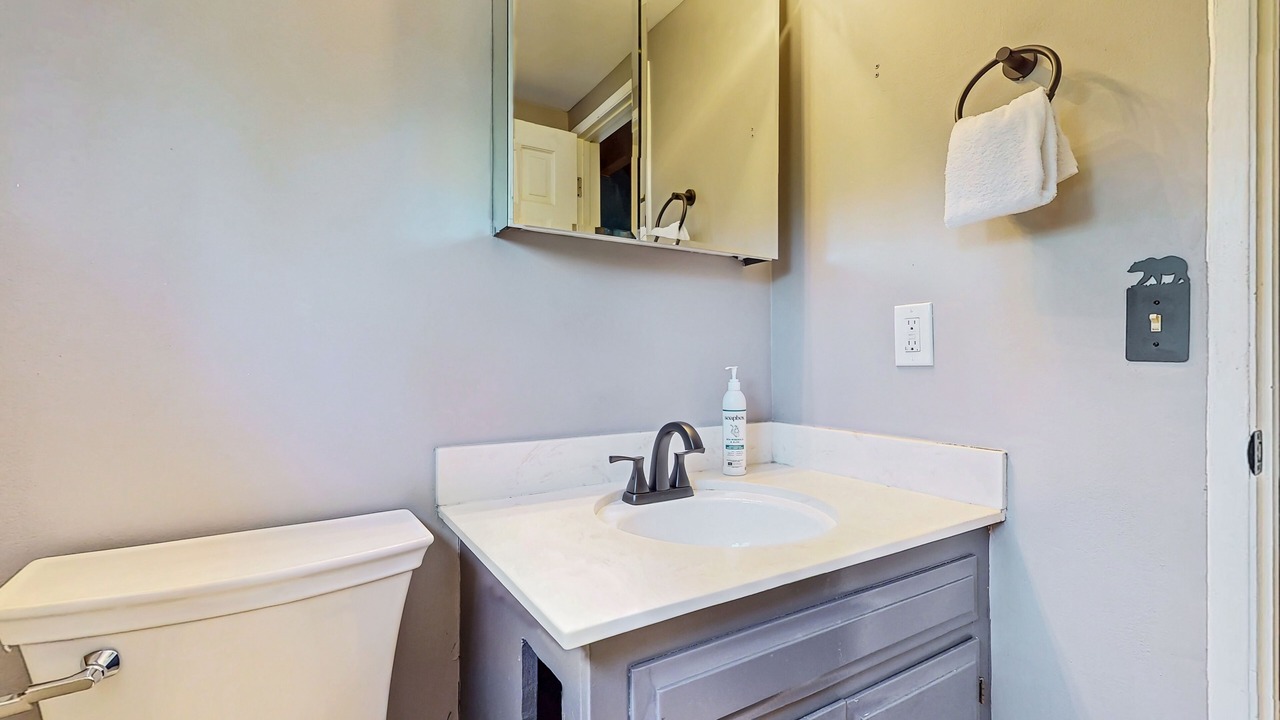 Photo of Bathroom in Blue Jay