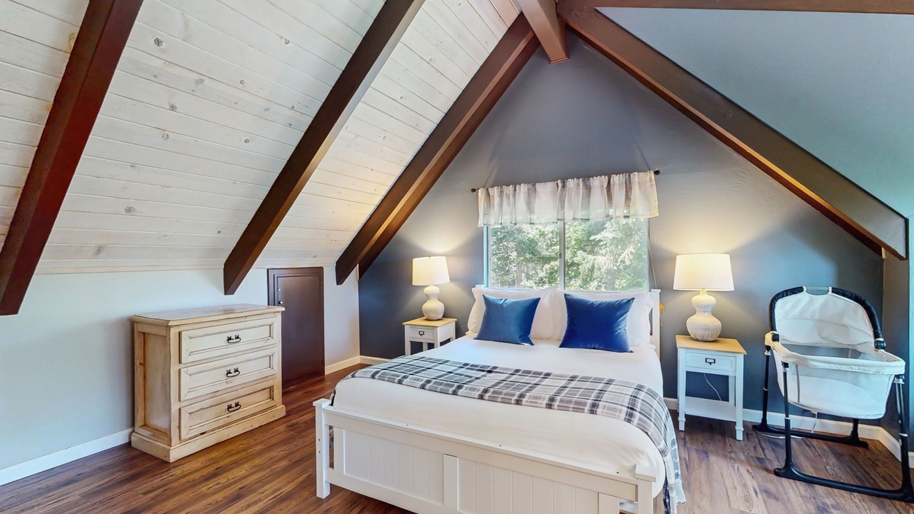 Photo of Bedroom in Blue Jay