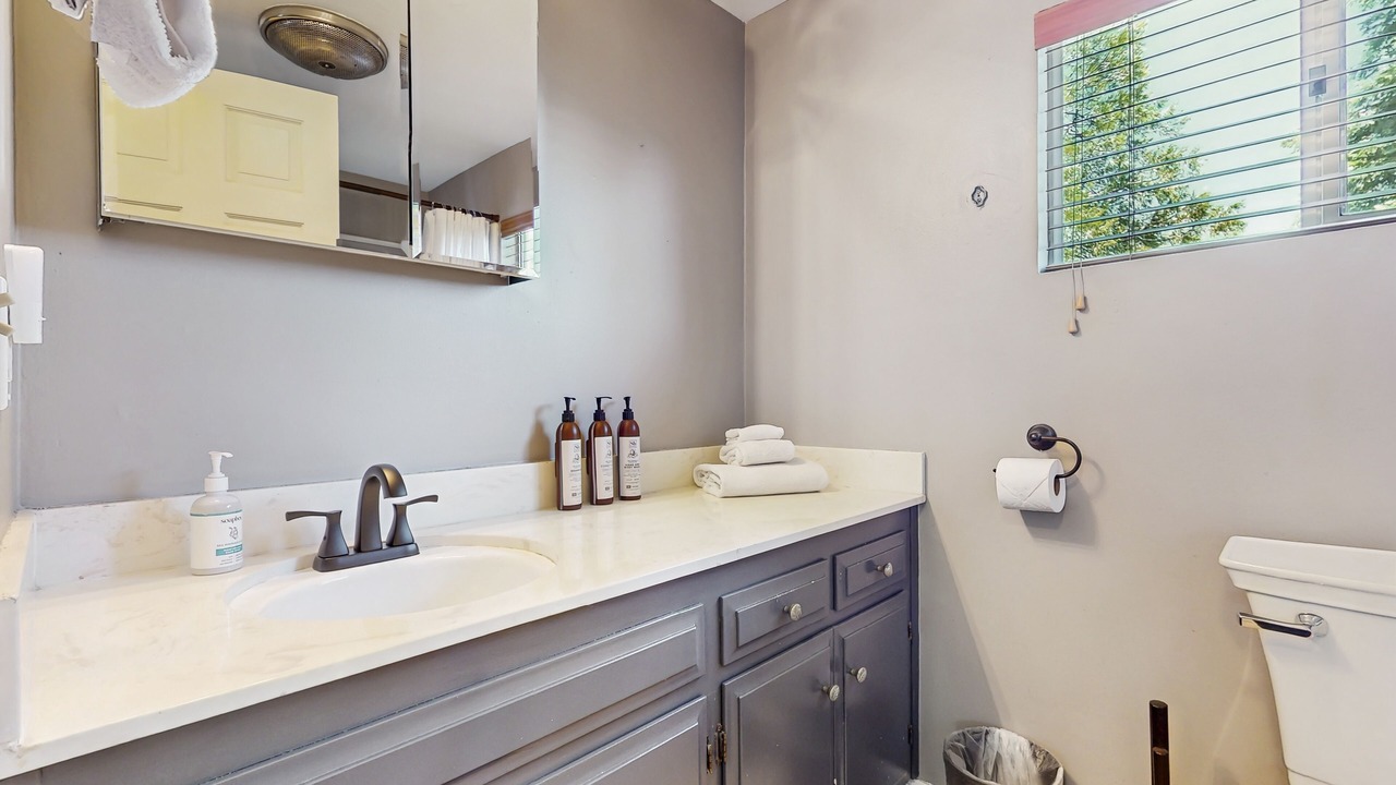 Photo of Bathroom in Blue Jay