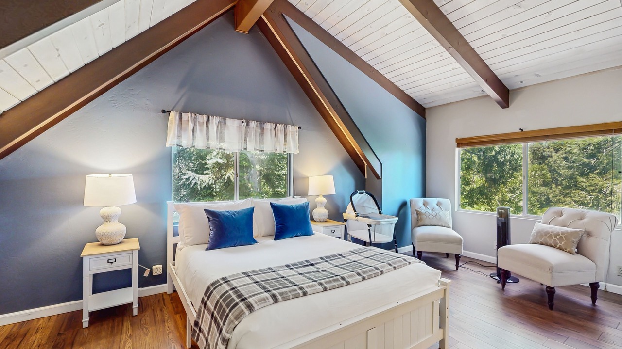 Photo of Bedroom in Blue Jay