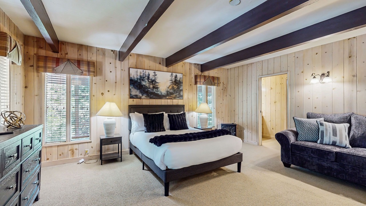 Photo of Bedroom in Blue Jay