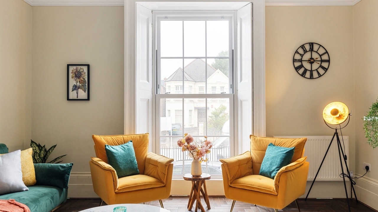 Photo of Livingroom in Mapesbury